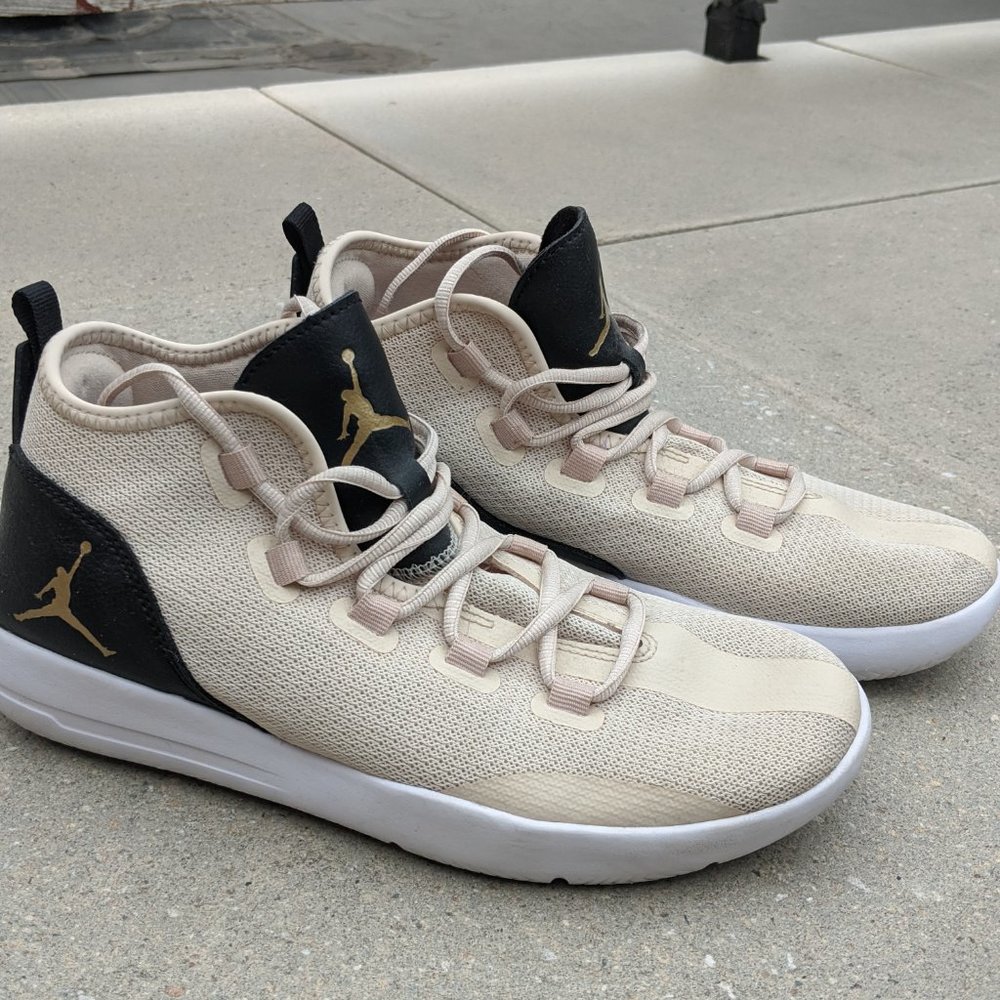 Vintage Jordan Sneakers - Picture 4 of 4